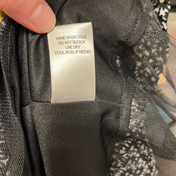 Black and yellow daisy print dress (box 1) - Picture 4 of 6